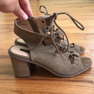 2.5-3 inch heels